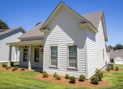 1034 Chickasaw Rd, Oxford, MS 38655