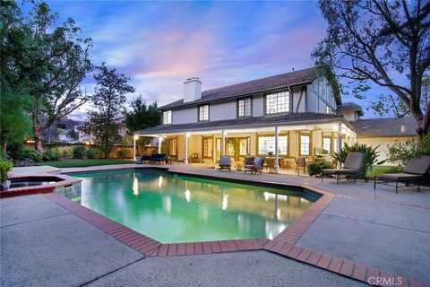 29528 Ridgeway Drive, Agoura Hills, CA 91301
