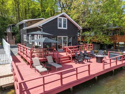 36 S Lake Drive, Lake Harmony, PA 18624