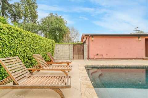 18750 Keswick Street, Reseda, CA 91335