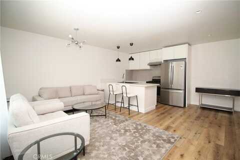 2677 Orchard, Los Angeles, CA 90007