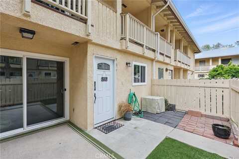 8121 Canby Avenue, Reseda, CA 91335
