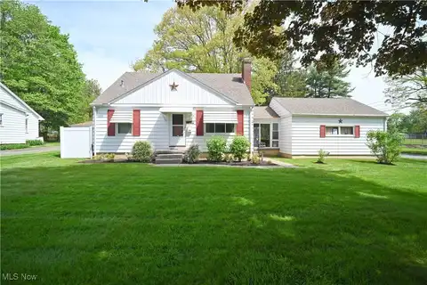 1706 Mccollum Road, Youngstown, OH 44509