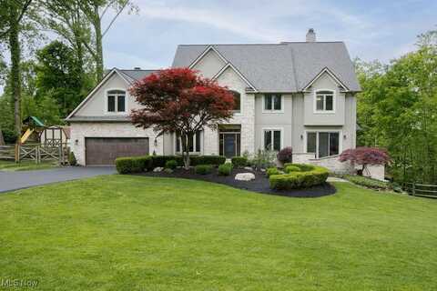7255 Ledgewood Drive, Kirtland, OH 44094