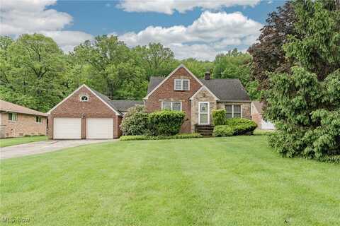 196 E Ridgewood Drive, Seven Hills, OH 44131