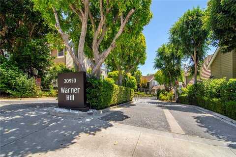 20950 Oxnard Street, Woodland Hills, CA 91367