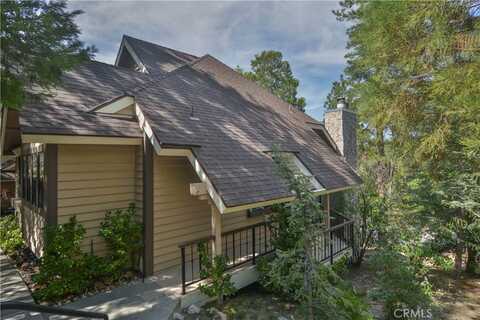 517 Sugar Pine Drive, Lake Arrowhead, CA 92352