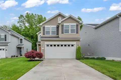 713 Westpointe Drive, Amherst, OH 44001