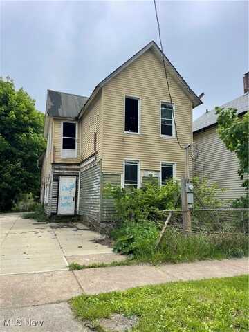 6915 Hague Avenue, Cleveland, OH 44102