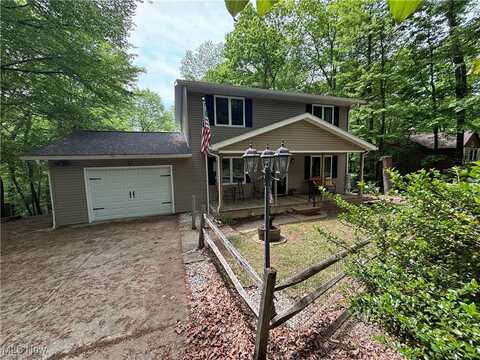 4696 Riverdale Street SW, Bolivar, OH 44612