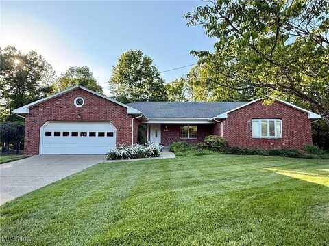 305 Flintwood Drive, Marietta, OH 45750