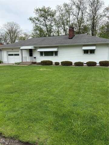 2499 Nesmith Lake Boulevard, Akron, OH 44314