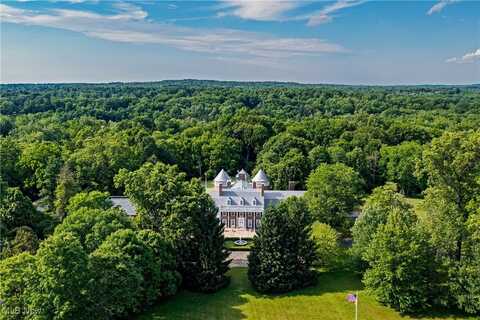 3450 Roundwood Road, Hunting Valley, OH 44022