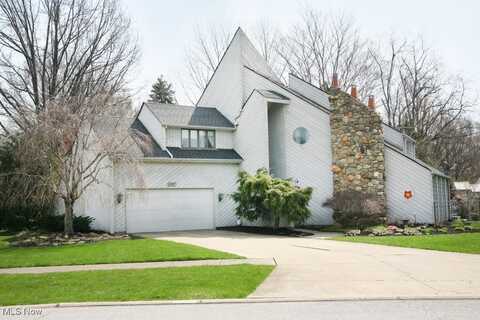 30907 Arlington Circle, Bay Village, OH 44140