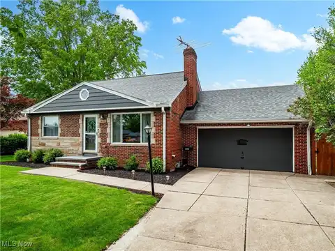 4482 Ranchview Avenue, North Olmsted, OH 44070