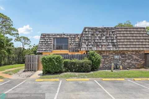 1660 Forest Lakes Cir, West Palm Beach, FL 33406