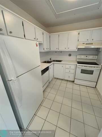 6070 NW 64th Ave, Tamarac, FL 33319
