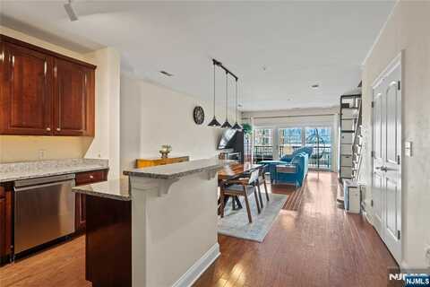 22 Ave At Port Imperial 219, West New York, NJ 07093