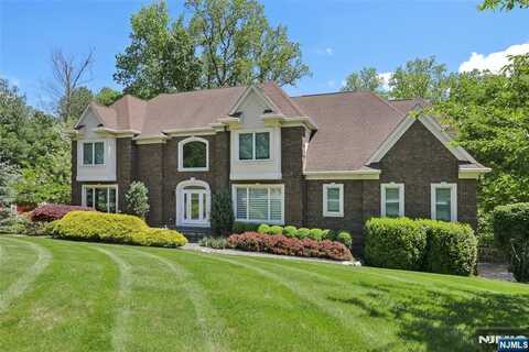 37 Great Hall Road, Mahwah, NJ 07430