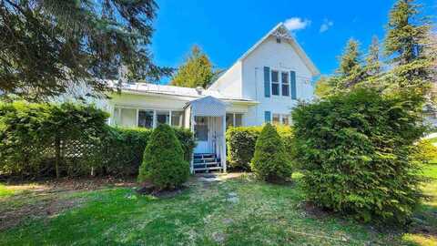 409 W Fourth, Harbor Springs, MI 49740