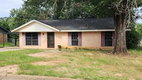 4714 Emerald Dr., Nacogdoches, TX 75965