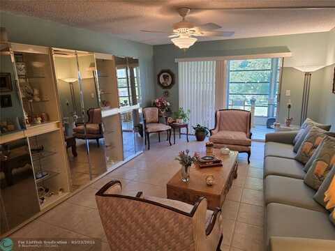 2803 Victoria Way, Coconut Creek, FL 33066
