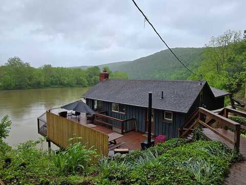 929 Rocky Forest Road, Sugar Run, PA 18846