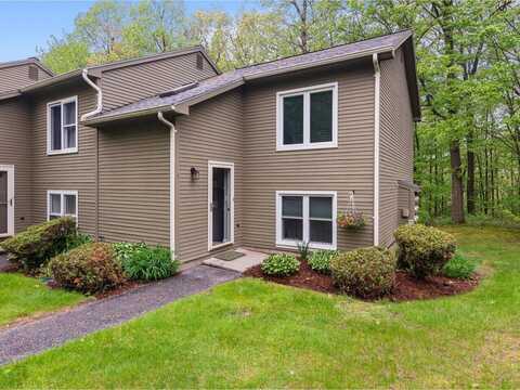 440 Oak Circle, Colchester, VT 05446
