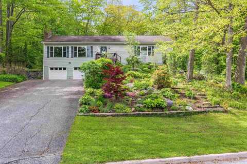 27 Wildwood Drive, Essex, VT 05452