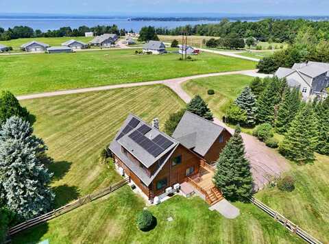 8 Maynard Court, Grand Isle, VT 05458