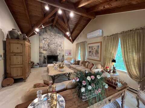 2 Blackberry Lane, Dover, VT 05356