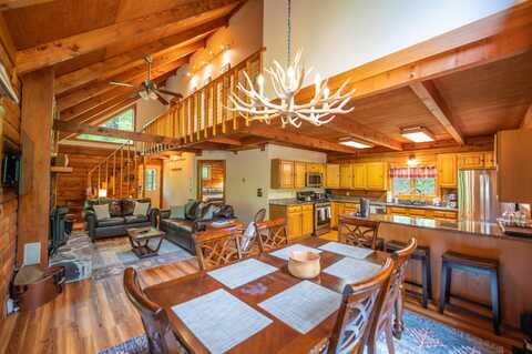 282 Pams Hill Road, Wardsboro, VT 05355
