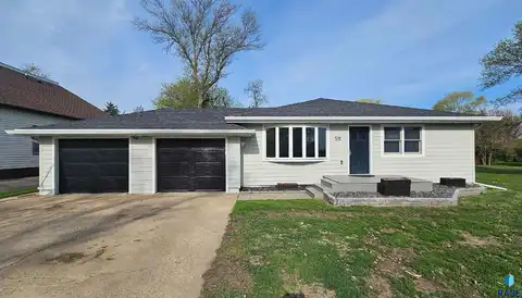 511 N 3rd St, Emery, SD 57332