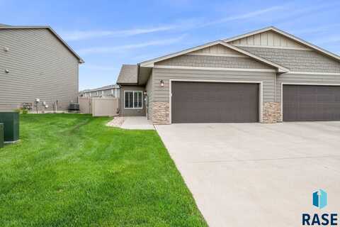 5427 S Seville Pl, Sioux Falls, SD 57108