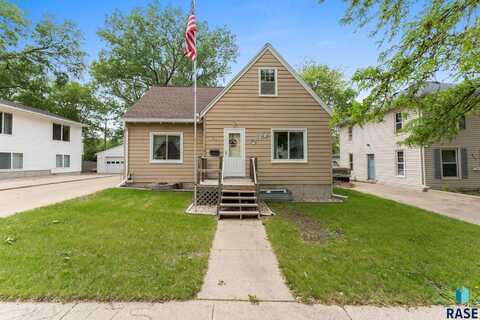 517 S Summit Ave, Sioux Falls, SD 57104