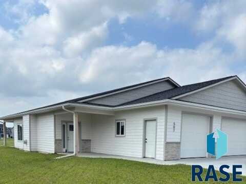 507 S Huckleberry Trl, Harrisburg, SD 57032