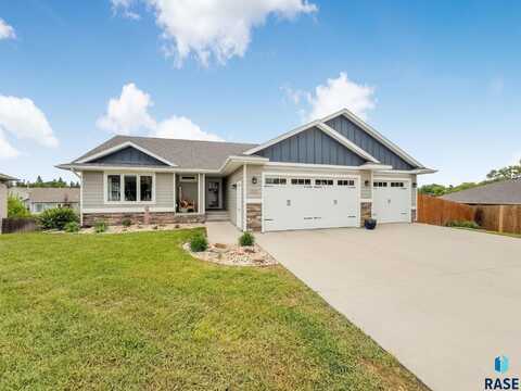 1302 Ripple Creek Rd, Dell Rapids, SD 57022