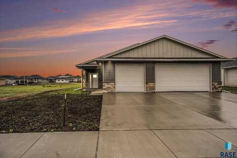 501 S Huckleberry Trl, Harrisburg, SD 57032