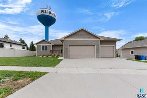 1404 Bitterroot Rd, Dell Rapids, SD 57022