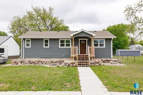 105 W Kluckholm St, Montrose, SD 57048