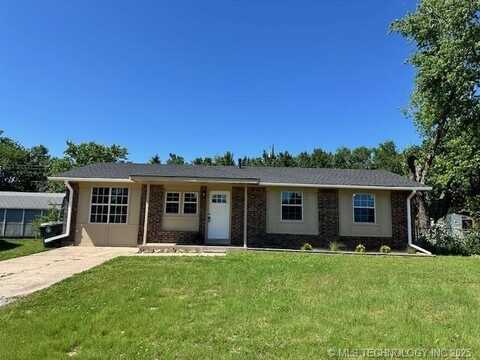 2814 Circle Drive, Muskogee, OK 74403