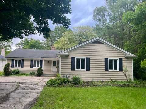 1823 Som Center Road, Gates Mills, OH 44040
