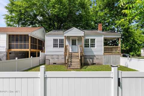 2402 Oaks Road, New Bern, NC 28560
