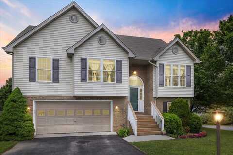 225 Tula Circle, Christiansburg, VA 24073