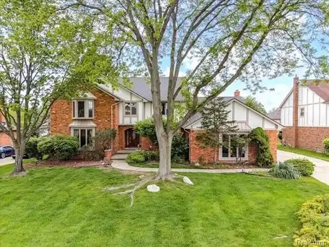3174 GLENGROVE Drive, Rochester Hills, MI 48309