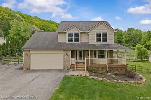 4900 GRASS LAKE Road, White Lake, MI 48383
