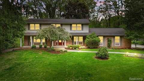 1558 SYLVAN GLEN Road, Okemos, MI 48864