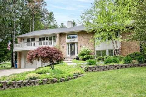 11207 PATTY ANN Lane, Romeo, MI 48065