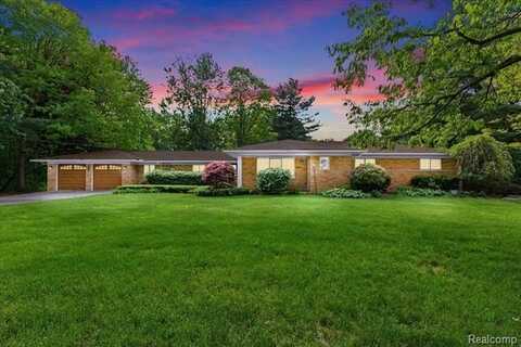 52851 FAIRCHILD Road, Chesterfield, MI 48051