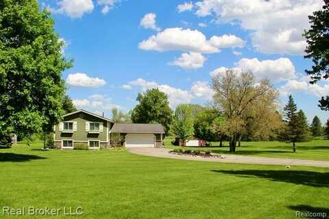 2525 CHILDS LAKE Road, Milford, MI 48381
